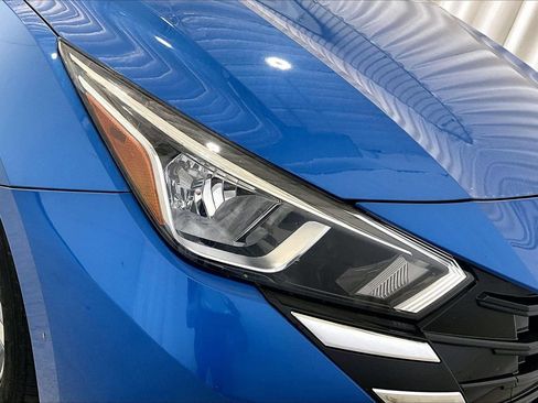 Used 2023 Nissan Versa SV FWD image 12