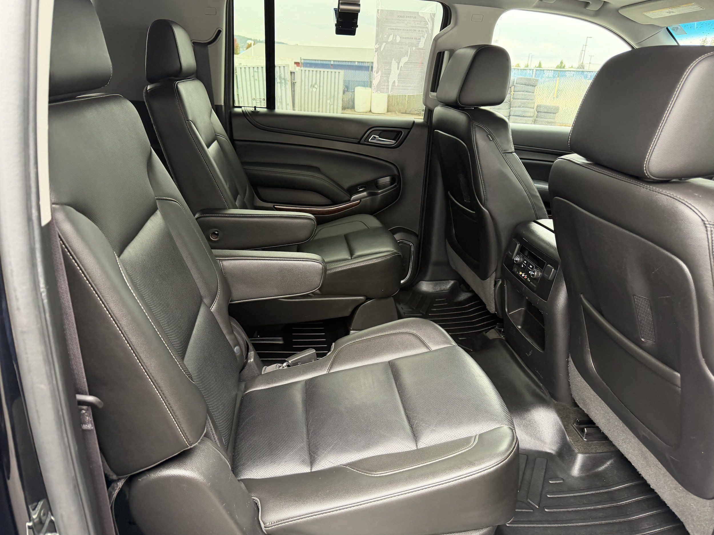 Used 2016 GMC Yukon XL SLT w/ Open Road Package AWD/4WD image 31
