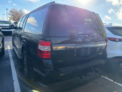 Used 2017 Ford Expedition EL XLT image 4