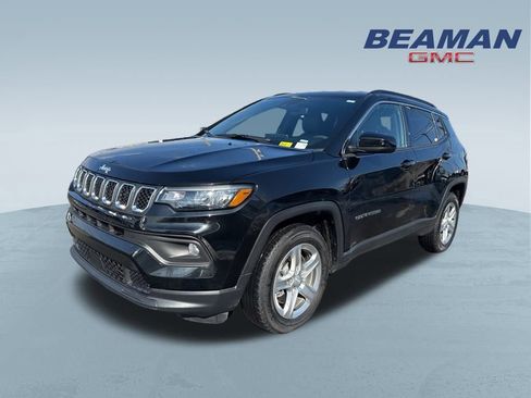 Used 2024 Jeep Compass Latitude w/ Altitude Special Edition image 3