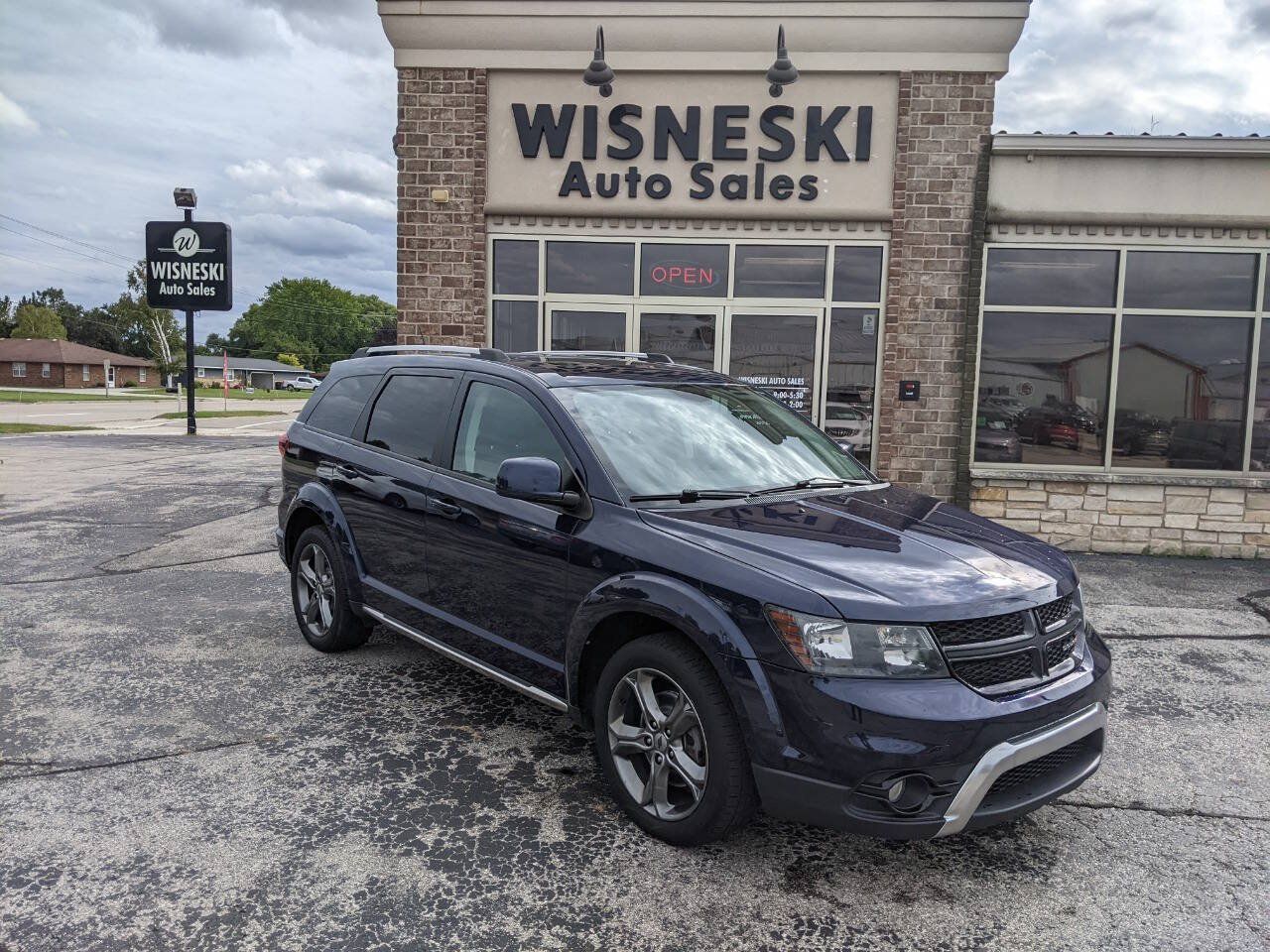 Used 2018 Dodge Journey Crossroad w/ Nav & Sun Group AWD/4WD image 1