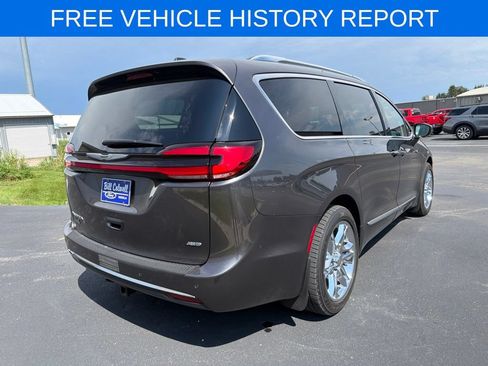 Used 2021 Chrysler Pacifica Touring-L AWD/4WD image 4