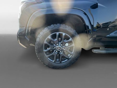 Used 2023 Toyota Tundra Platinum AWD/4WD image 17