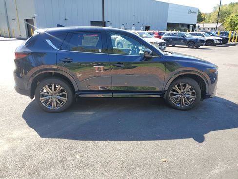 New 2025 MAZDA CX-5 Signature image 6