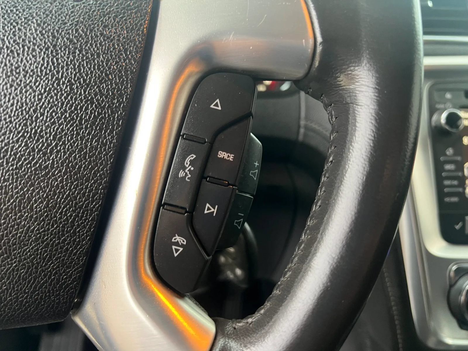 Used 2015 GMC Acadia SLT AWD/4WD image 26