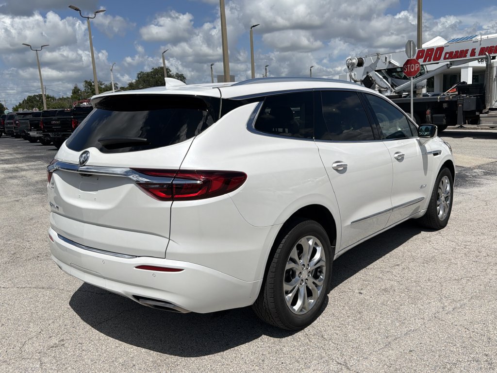 Used 2021 Buick Enclave Avenir w/ Avenir Technology Package AWD/4WD image 4