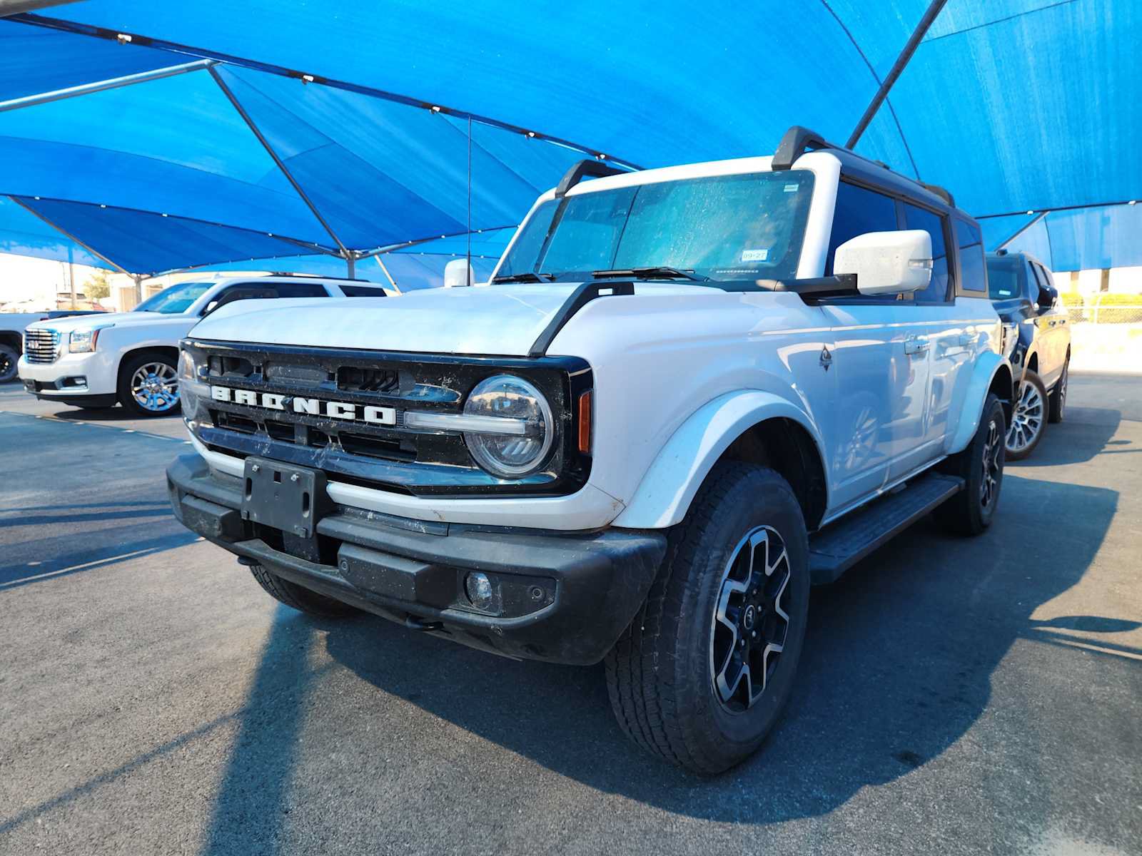 Used 2024 Ford Bronco Outer Banks AWD/4WD image 2