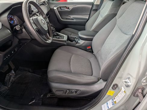 Certified 2021 Toyota RAV4 XLE w/ XLE Grade Weather Package AWD/4WD image 11