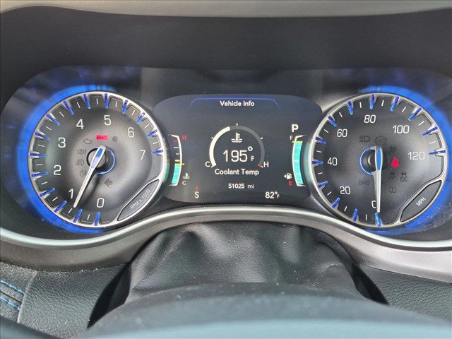 Used 2021 Chrysler Pacifica Touring w/ Cold Weather Group FWD image 15