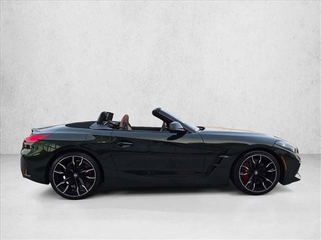Used 2025 BMW Z4 M40i w/ Edition RWD image 4