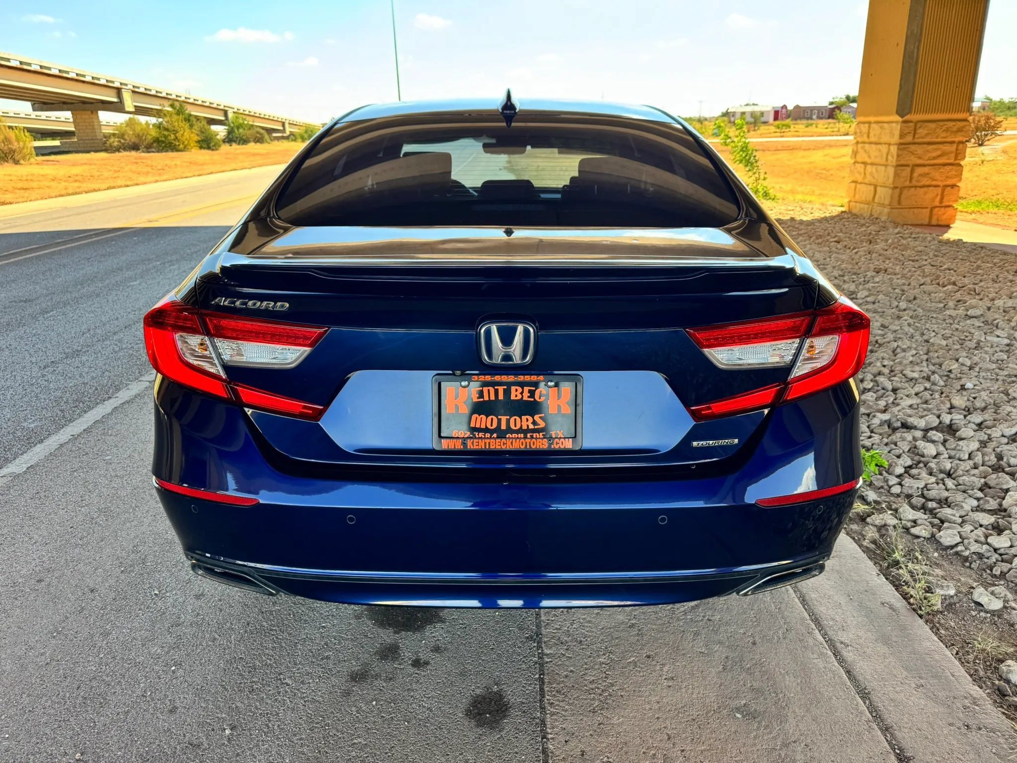 Used 2018 Honda Accord Touring image 4