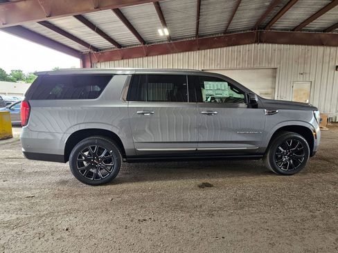 New 2026 GMC Yukon XL Denali w/ Denali Reserve Package AWD/4WD image 7