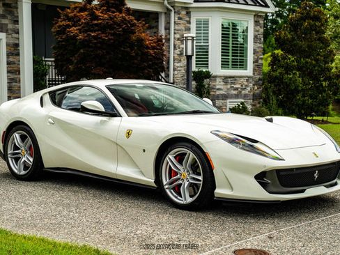 Used 2019 Ferrari 812 Superfast image 12