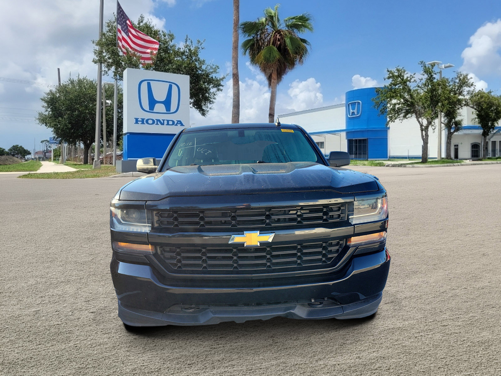Used 2018 Chevrolet Silverado 1500 Custom w/ Custom Value Package RWD image 2