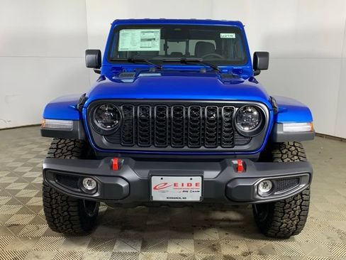 New 2026 Jeep Gladiator Rubicon w/ Steel Power Dome Hood Package AWD/4WD image 3