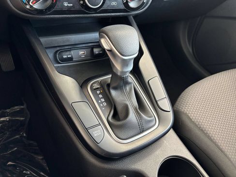 Used 2025 Kia Soul LX w/ LX Technology Package FWD image 38
