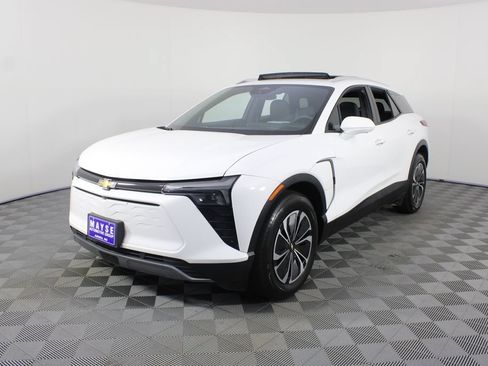 Used 2024 Chevrolet Blazer EV LT AWD/4WD image 23