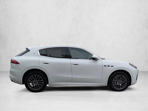 Used 2024 Maserati Grecale GT image 30