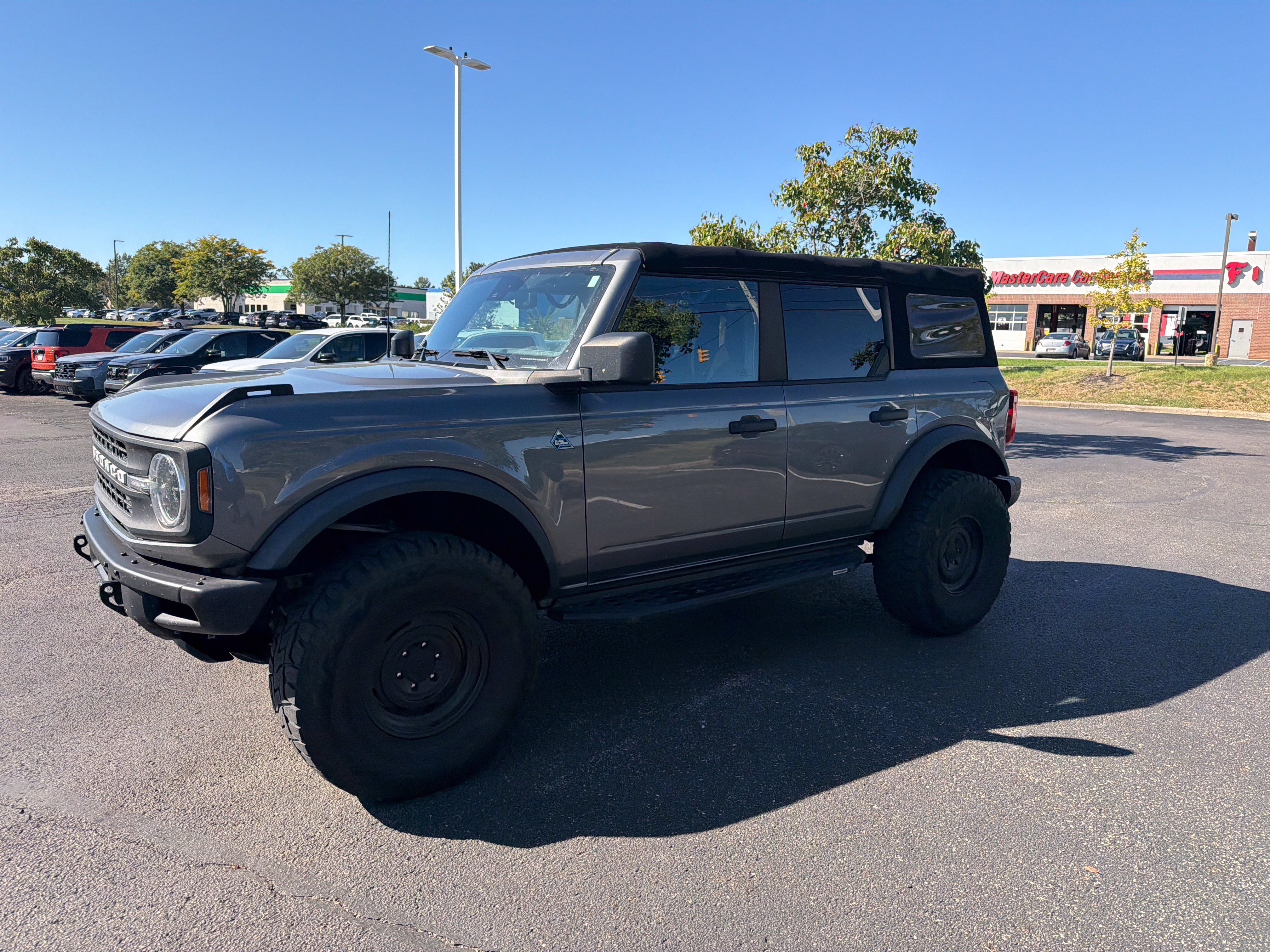 Used 2021 Ford Bronco Black Diamond AWD/4WD image 16