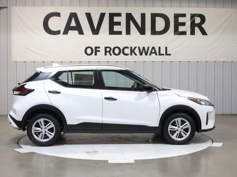 New 2025 Nissan Kicks Play S w/ Interior Electronics Package image 6