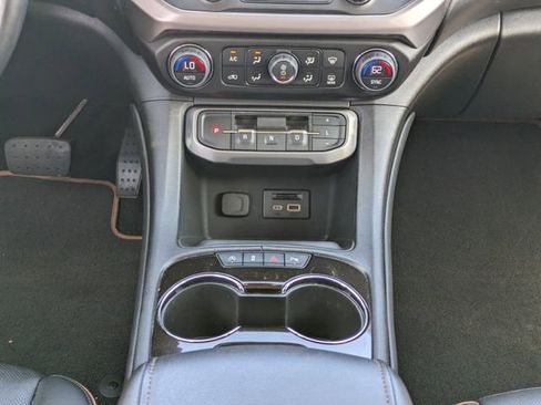 Used 2023 GMC Acadia AT4 w/ Technology Package AWD/4WD image 19