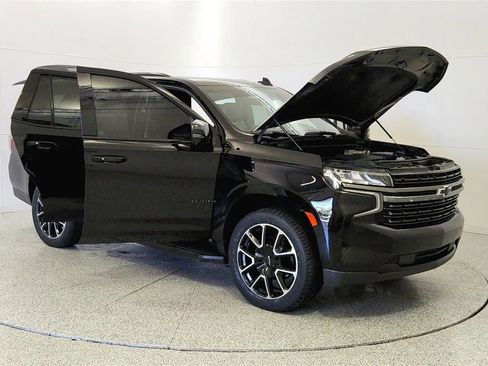 Used 2021 Chevrolet Tahoe RST w/ Luxury Package AWD/4WD image 9