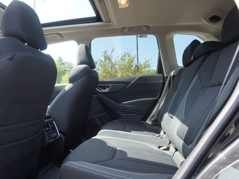 Used 2019 Subaru Forester Premium AWD/4WD image 14