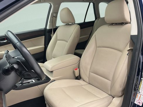 Used 2018 Subaru Outback 3.6R Limited AWD/4WD image 16