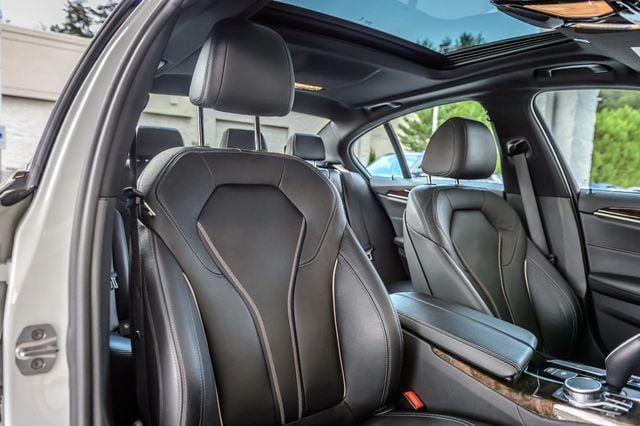 Used 2019 BMW 540i w/ M Sport Package RWD image 37