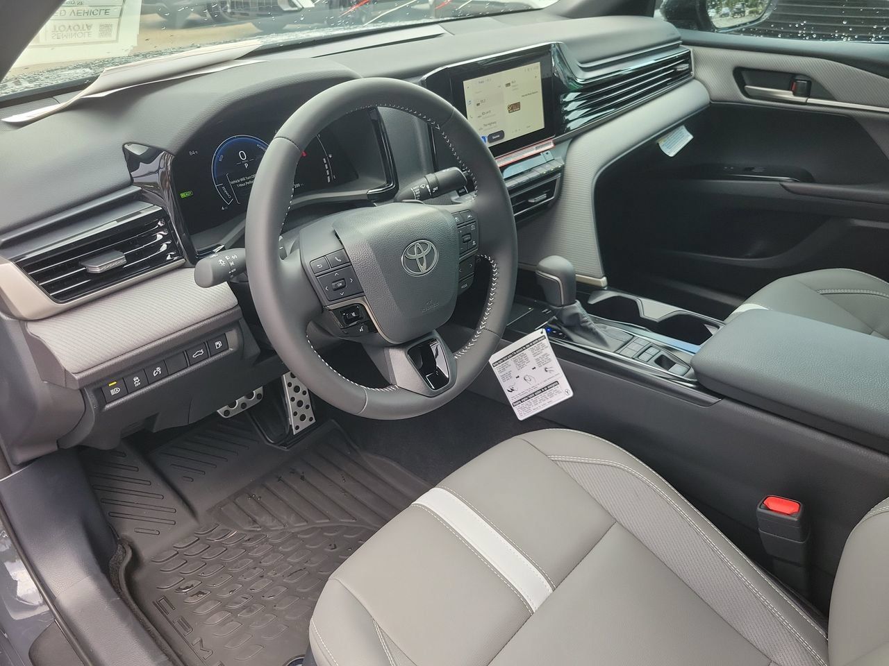 Used 2026 Toyota Camry SE FWD image 16