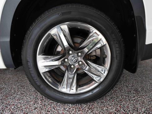 Used 2017 Toyota Highlander Limited Platinum AWD/4WD image 30