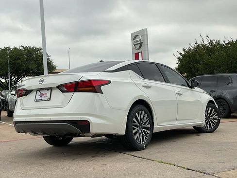 New 2026 Nissan Altima 2.5 SV FWD image 4