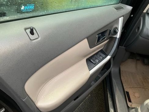 Used 2013 Ford Edge SEL AWD/4WD image 23