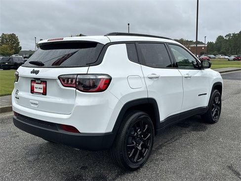 New 2026 Jeep Compass Latitude image 5
