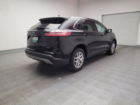 Used 2024 Ford Edge SEL image 9