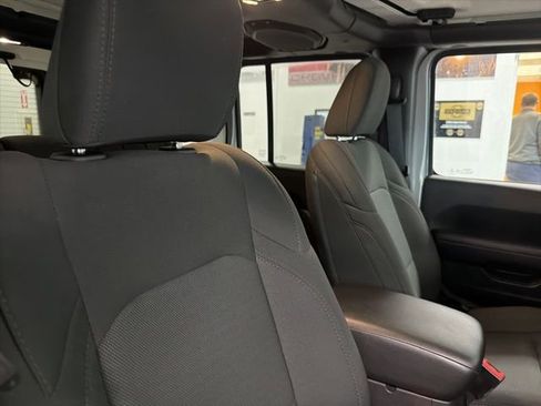 Used 2019 Jeep Wrangler Unlimited Sport S AWD/4WD image 29