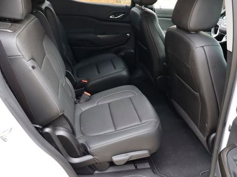 Used 2023 GMC Acadia SLT w/ Elevation Edition FWD image 18
