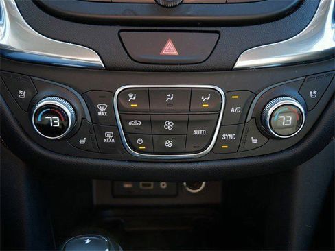 Used 2021 Chevrolet Equinox Premier image 21