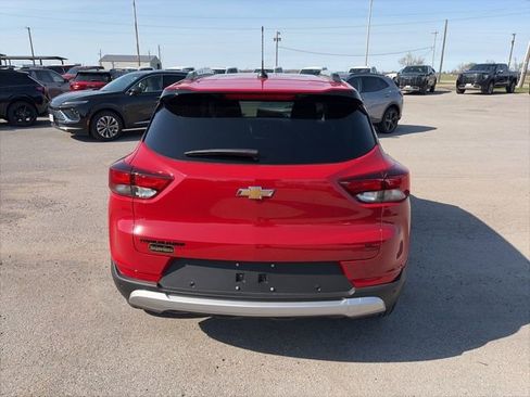 New 2026 Chevrolet TrailBlazer LT w/ Convenience Package FWD image 5