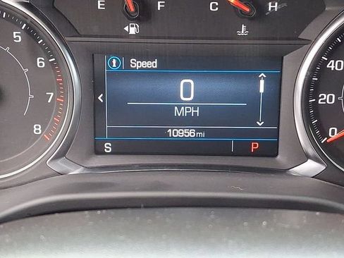 Used 2023 GMC Acadia SLE w/ Driver Convenience Package image 22