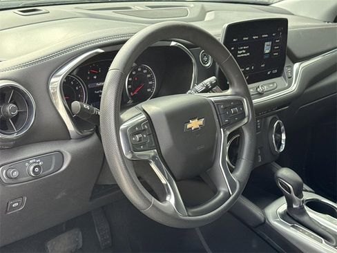 Used 2023 Chevrolet Blazer LT image 9