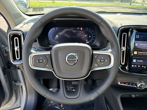 New 2025 Volvo XC40 B5 Core w/ Protection Package Premier image 18