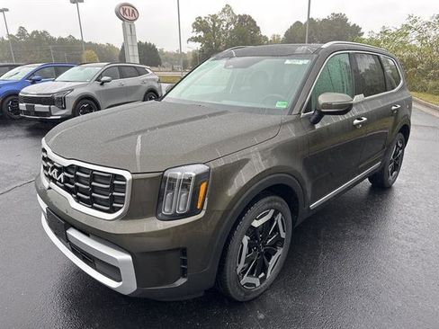 New 2025 Kia Telluride S image 3