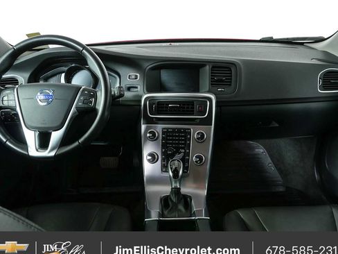 Used 2017 Volvo V60 T5 Cross Country w/ Convenience Package AWD/4WD image 19