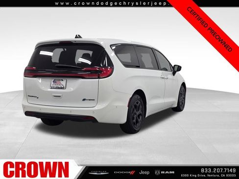 Certified 2024 Chrysler Pacifica Limited FWD image 7