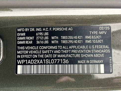 Certified 2025 Porsche Macan Electric image 31