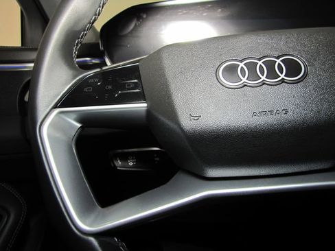 Used 2025 Audi A5 2.0T Premium image 5