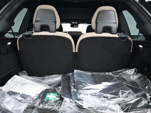 New 2026 Volvo XC90 B6 Plus w/ Protection Package Premier image 32