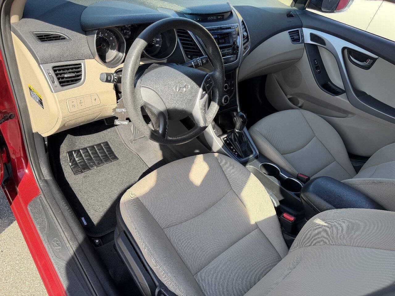 Used 2016 Hyundai Elantra SE FWD image 11