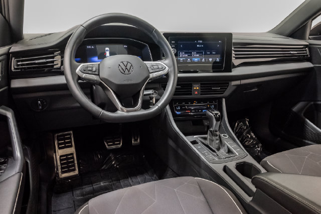Used 2026 Volkswagen Jetta Sport FWD image 7